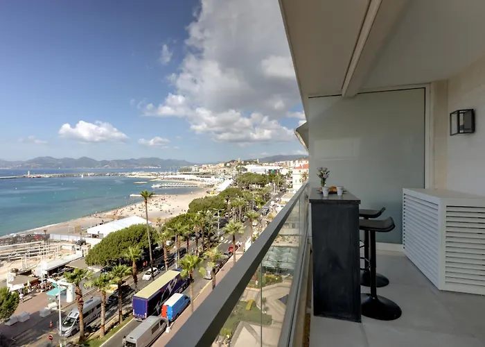 Croisette Sea View Appartement *
